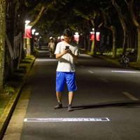 随着马的奔跑越来越深 被两个男人绑着玩好爽