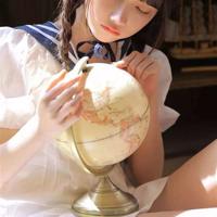 多年后，我依然可以，凭借清风的气息，回味昨天的你。