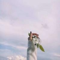 我和两个女领导玩双飞 对着镜子双腿张开 揉核h