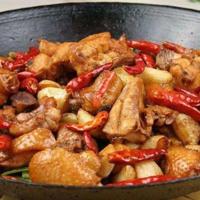 姑娘们不要犯贱了,为了狗难过不值得。心情不好的说说大全