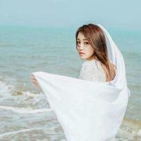 须臾而生动的事物,酒杯吹动葡萄的灯盏(组诗)