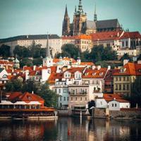 张爱玲的爱情语录 追求和渴望,才有快乐,也有沮丧和失望