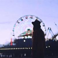 对谁仍有爱意,就对谁仍无能为力。