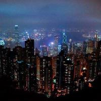 爱情是只要和一个人在一起,就会忘记全世界。