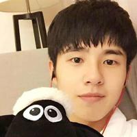 莎士比亚经典语句 爱和炭相同。烧起来,得没法叫它冷却