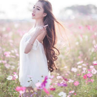 歌词是“又是那个秋天,我又来到江南,江南的雨呀,连绵不绝”的歌叫什么?
