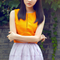 小车里妹妹坐在我腿上上下套弄 口述我和妹妹坐车她竟然要乱来