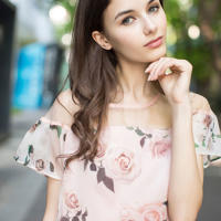 妻子睡房 我和同性恋人睡厅