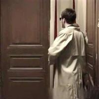 为那个不爱你的人哭，不值得！