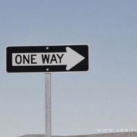 回首的微笑，像远飞的风筝