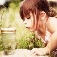 荒山里,老爷子和他的孙女