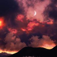 记忆里的故乡与联想（组诗）