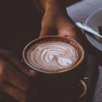 不要做河流里的石头