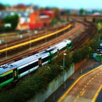 像兔子逃命时，一样奔跑