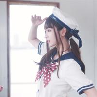 花月不曾闲,水湄深处见远山