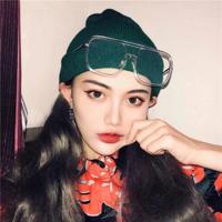 小姐!深夜出行要小心