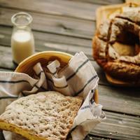 曾经风尘，情为何痴