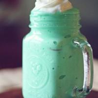 回力运动鞋与红糖