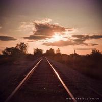 一窗月色，一抹理想