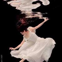 有时候，我们被朋友忽略，不要伤心，不要难过