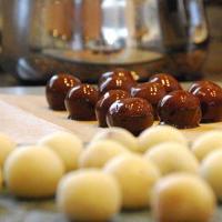 擎起善良一片天