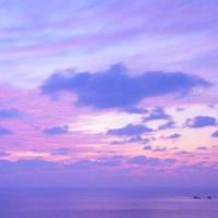 不要去等谁,所有的不期而遇都正在路上等你。