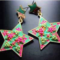 对不起,你不能在这里接吻