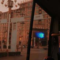 和大人“捉迷藏 ”