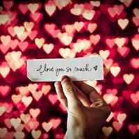 一个说了十年情话的男人