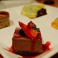 唯美花海女生图片_置身于浪漫的花海中