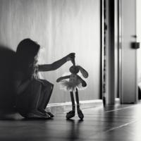 爱是夏日的风，是冬日的阳，是春日的雨，是秋日的果。