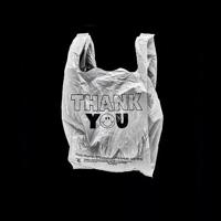 女生宿舍前的树林