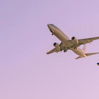 阔别半世纪，相聚一瞬间