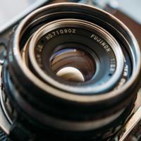 底下,你活着,总会有你一个位置