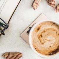 蓦然回首万家灯火，漂泊的心也会安定