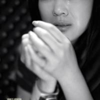 汽车后面贴壁虎的笑话