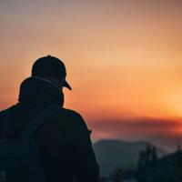 多事的夜之影子