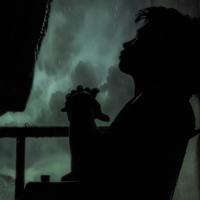 生不容易，活太难。人活着开不开心，跟地位无