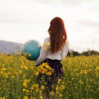 一次相逢醉一心柔肠，一次真情付一生痴缠