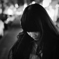 傻瓜,这只狗也许想对你说,它不是我们家的