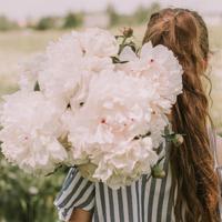 爱在身后，梦在前方