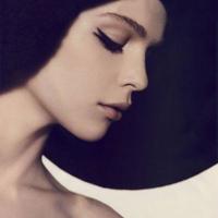 忆年华致青春的句子说说:我还像天真的孩子一样,在拼死坚持