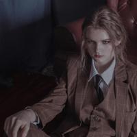 爱过了,错过了再也不会回头了,只留下思念...