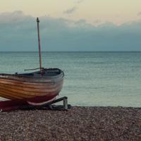 爱情经得起平凡，更经得起风浪