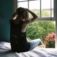 有一种懂得，在光阴中含笑