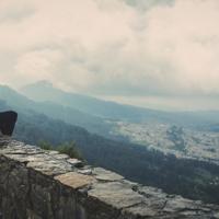 岁月像一条河流，会带走一切