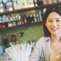 水中的花温馨图片_那杯水中的花很美