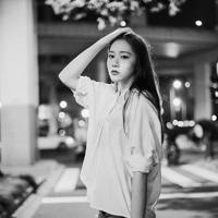 我悄悄爱你,行吗