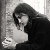 手中蝶唯美图片_手指上的蝴蝶