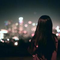 看人长处，帮人难处，记人好处